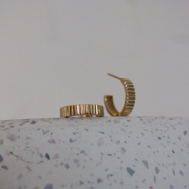 Scalloped Hoop Earrings