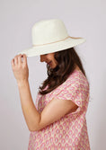 Load image into Gallery viewer, Traveler Continental Packable Hat
