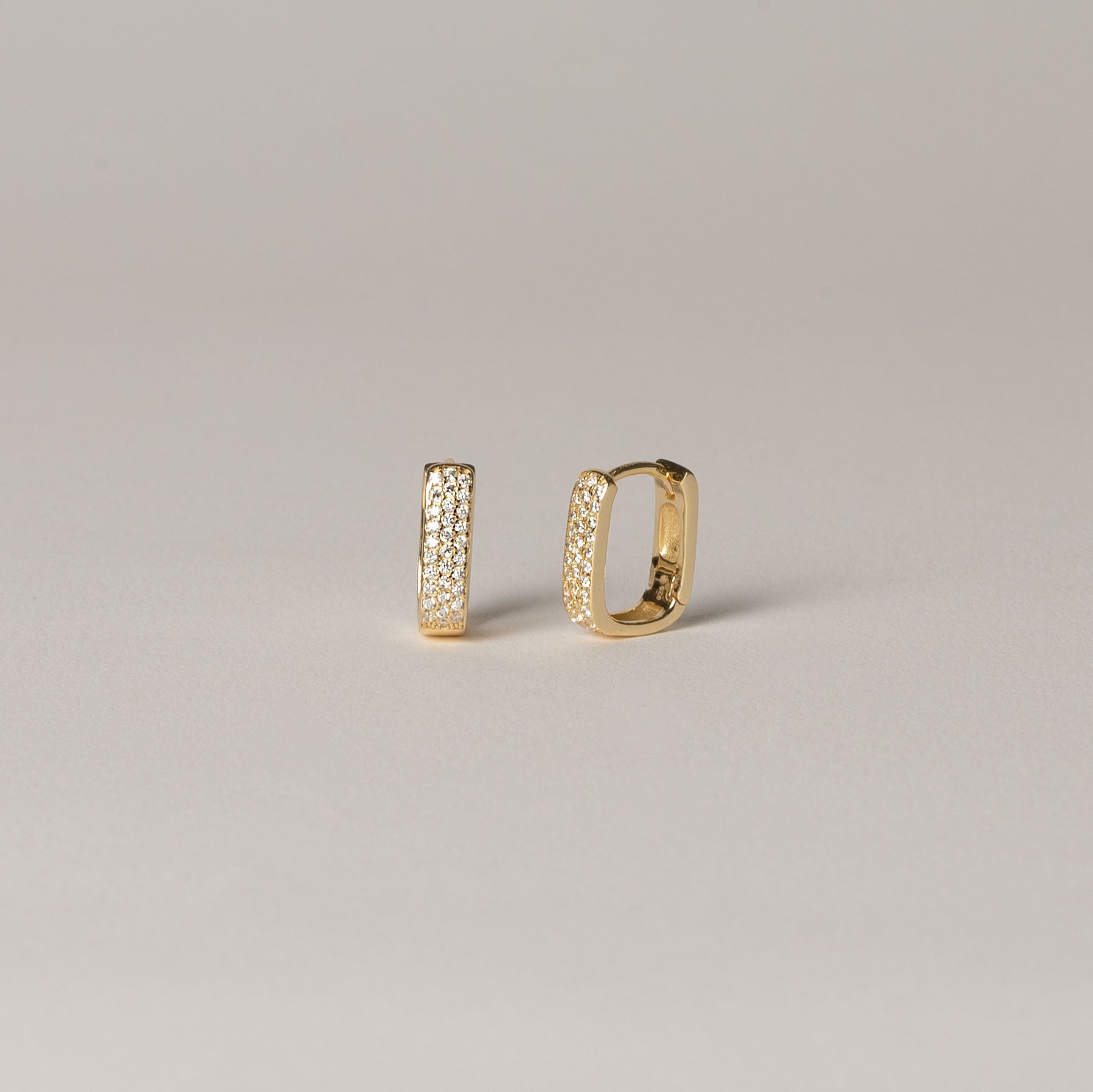 Curved & Pavé Stack Gold